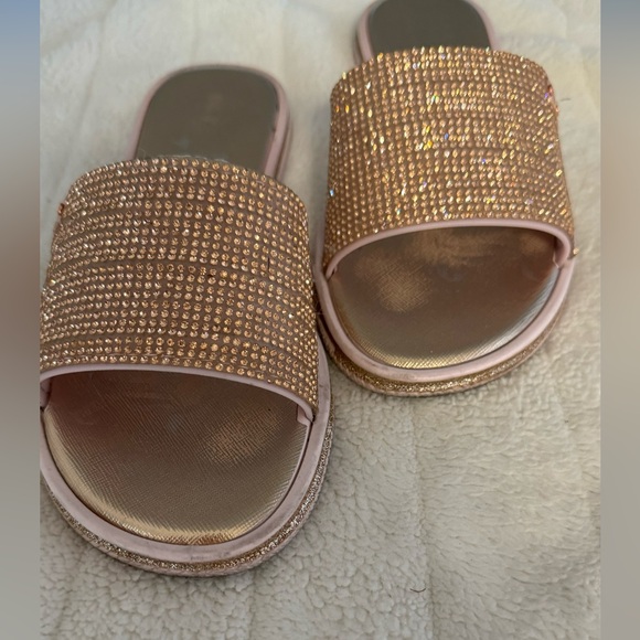 Juicy Couture Pink Sparkle Slides - Picture 5 of 7